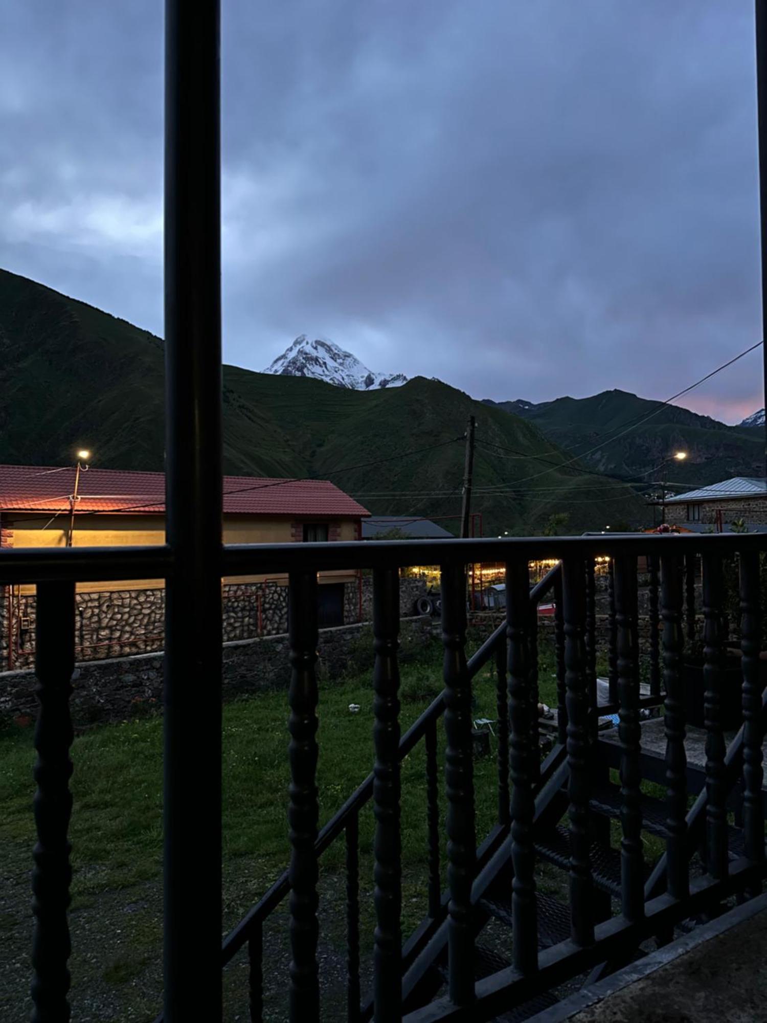 Hotel Dari Kazbegi Esterno foto